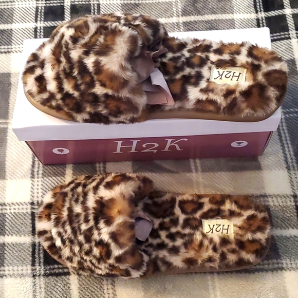 H2K Shoes - 🐆 Leopard Print Slippers